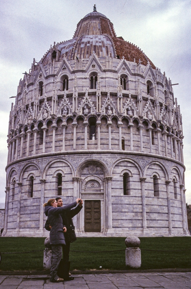 Dance of the Selfie, Pisa